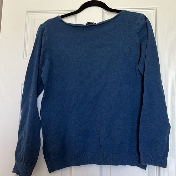 Gently Used H&M Large Navy Sweater - Picture 2 of 4